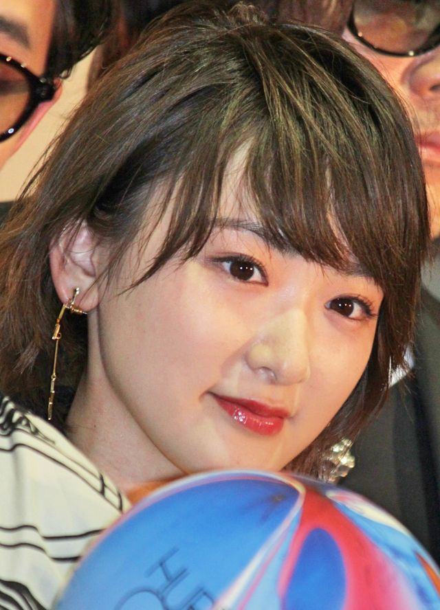 乃木坂46時代にライブでhideっぽく歩いた！生駒里奈『HURRY GO ROUND』初日舞台あいさつ【9枚】（6枚目）