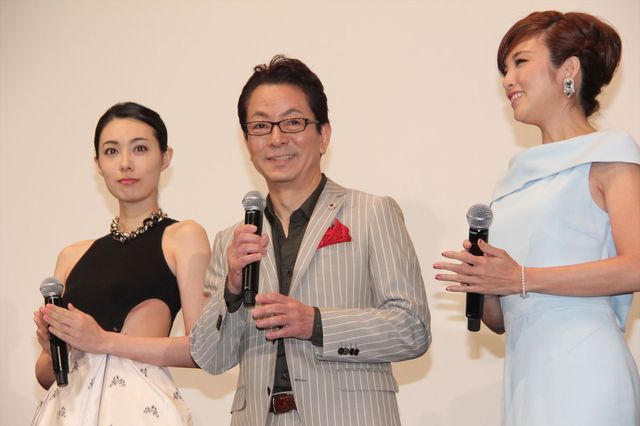 吹石一恵、胸がちらり！映画『王妃の館』初日舞台あいさつ写真ギャラリー（2枚目）