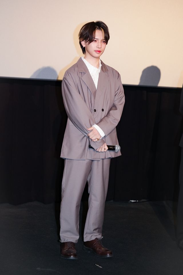 遠藤雄弥、彩凪翔、岩橋玄樹、須田亜香里ら巫女と撮影！『男神』初日舞台挨拶（4枚目）