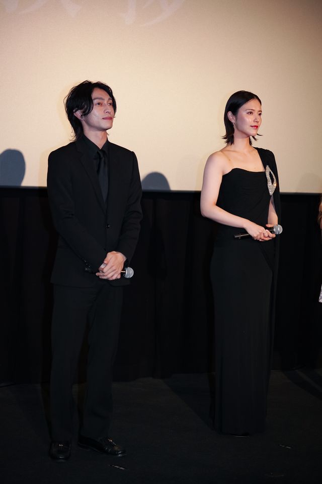 遠藤雄弥、彩凪翔、岩橋玄樹、須田亜香里ら巫女と撮影！『男神』初日舞台挨拶（5枚目）