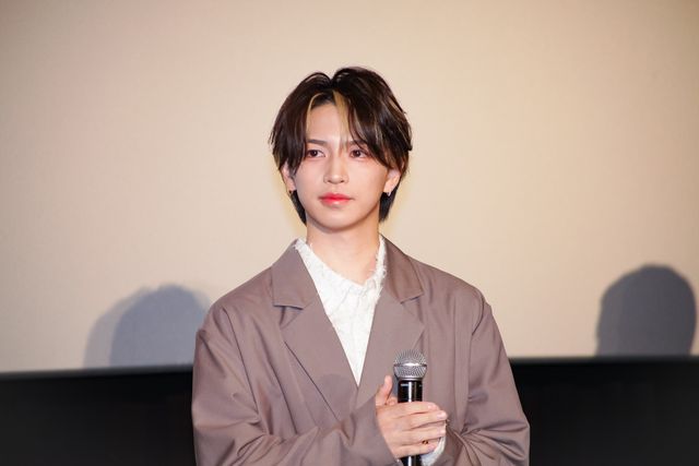 遠藤雄弥、彩凪翔、岩橋玄樹、須田亜香里ら巫女と撮影！『男神』初日舞台挨拶（18枚目）