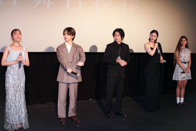 遠藤雄弥、彩凪翔、岩橋玄樹、須田亜香里ら巫女と撮影！『男神』初日舞台挨拶（20枚目）
