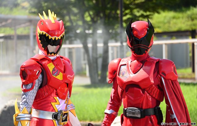 キングオージャーが地球へ、新戦士キングキョウリュウレッドと共闘！ダイゴ＆空蝉丸の行方は…？：フォトギャラリー