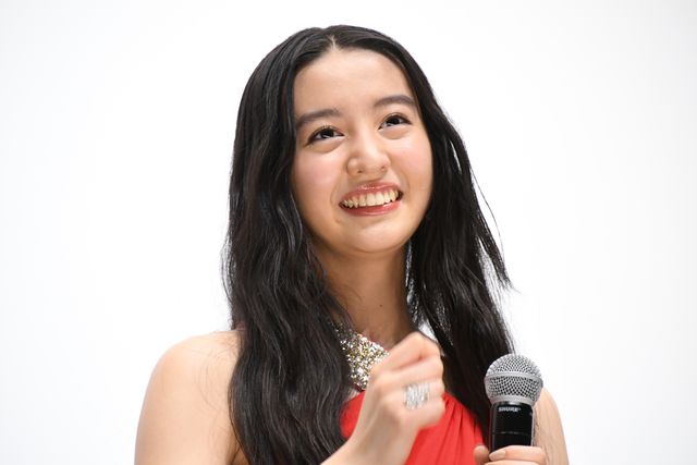 Koki,の真っ赤なドレス姿！『牛首村』初日舞台あいさつ（8枚目）