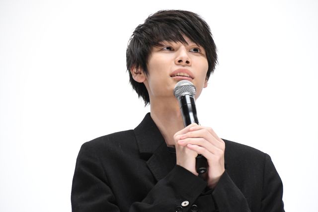 Koki,の真っ赤なドレス姿！『牛首村』初日舞台あいさつ（18枚目）