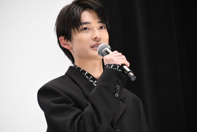 Koki,の真っ赤なドレス姿！『牛首村』初日舞台あいさつ（20枚目）