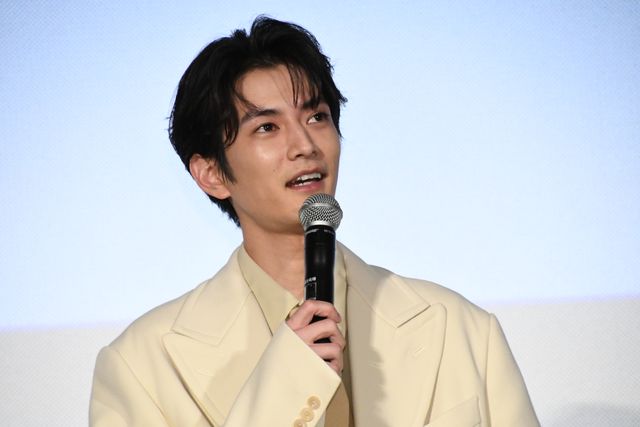 安達祐実・倉科カナ・渡邊圭祐ら登壇『三日月とネコ』完成披露試写会（6枚目）