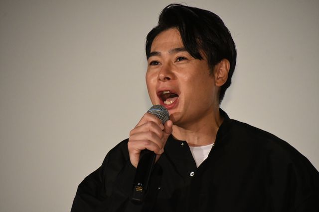 山崎賢人＆吉沢亮が肩組みポーズ！『キングダム　大将軍の帰還』大ヒット舞台あいさつ（9枚目）