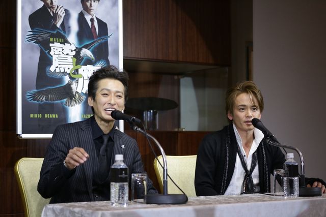 “不仲説”大沢樹生と諸星和己が握手！映画『鷲と鷹』完成披露会見（6枚目）