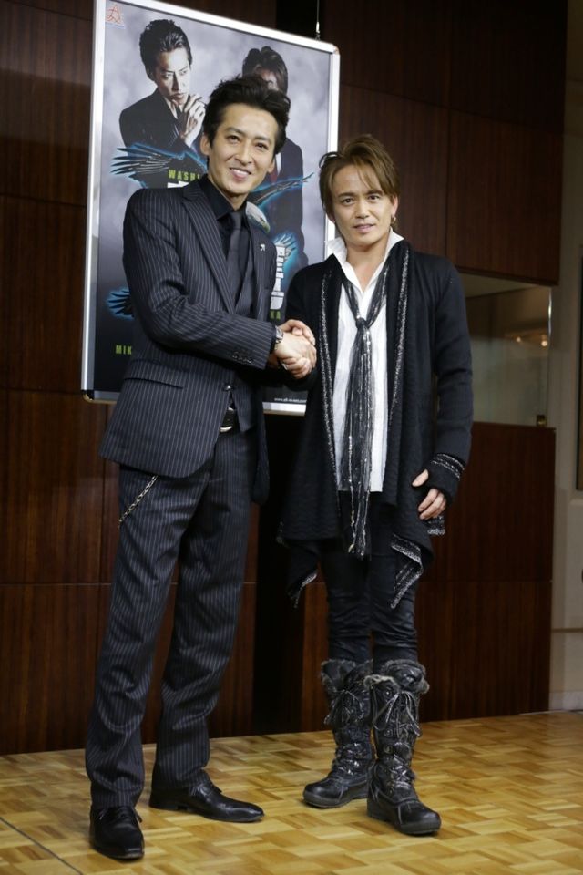 “不仲説”大沢樹生と諸星和己が握手！映画『鷲と鷹』完成披露会見（8枚目）