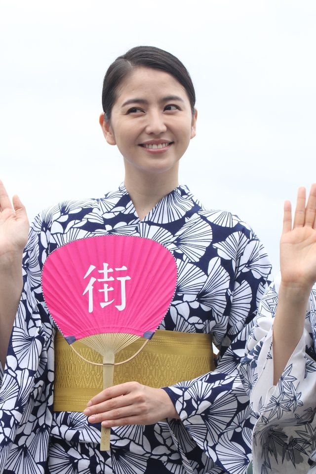 綾瀬、長澤ら4姉妹が浴衣姿で勢ぞろい！『海街diary』大ヒット祈願イベント（13枚目）