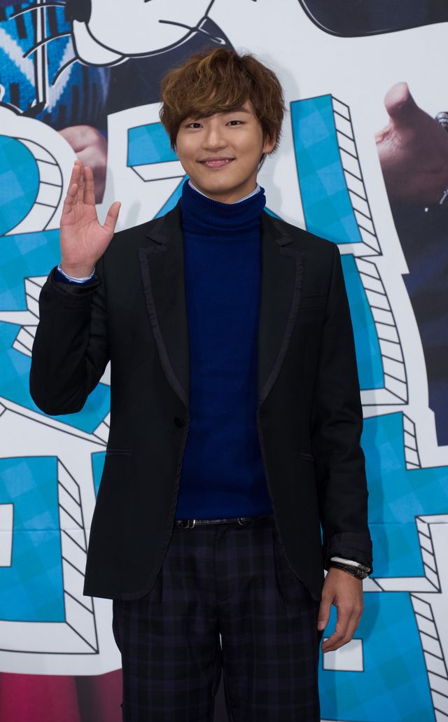 a.YoonSiyoon.jpg