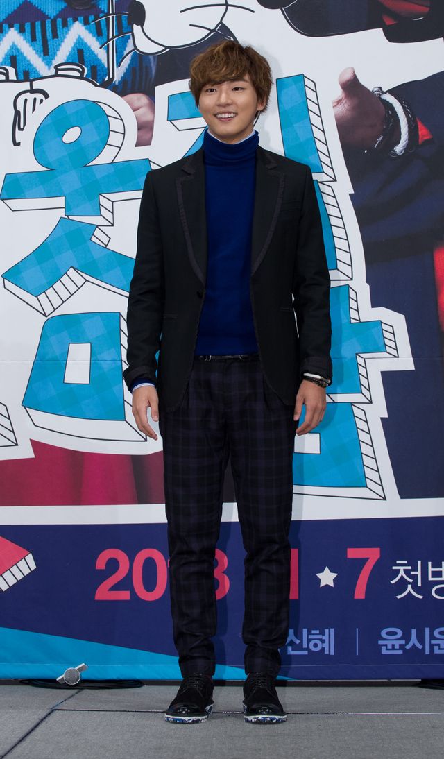 b.YoonSiyoon.jpg