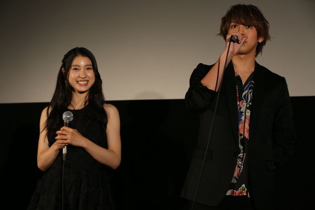 土屋太鳳＆片寄涼太を「お兄ぃ」と呼んで、沖縄で兄妹ラブをバッチリアピール！　画像ギャラリー（4枚目）