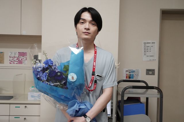 若葉竜也＆千葉雄大がハグ！「アンメット」チーム集合写真（14枚目）