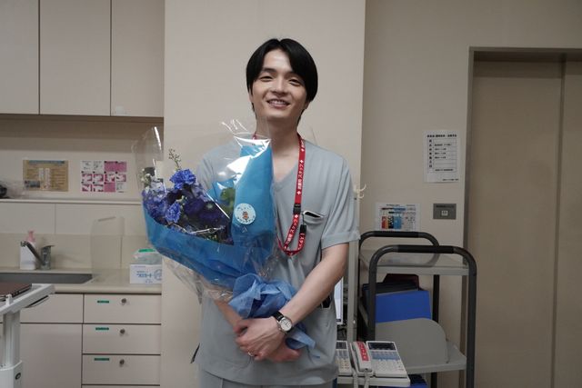 若葉竜也＆千葉雄大がハグ！「アンメット」チーム集合写真（15枚目）