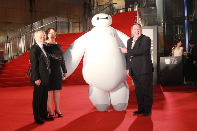 菅野美穂がベイマックスにギュッ！東京国際映画祭レッドカーペット写真ギャラリー＜その2＞（6枚目）