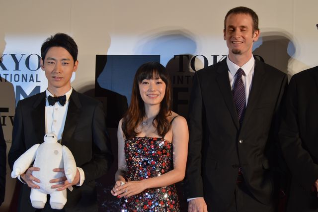 菅野美穂がベイマックスにギュッ！東京国際映画祭レッドカーペット写真ギャラリー＜その2＞（12枚目）