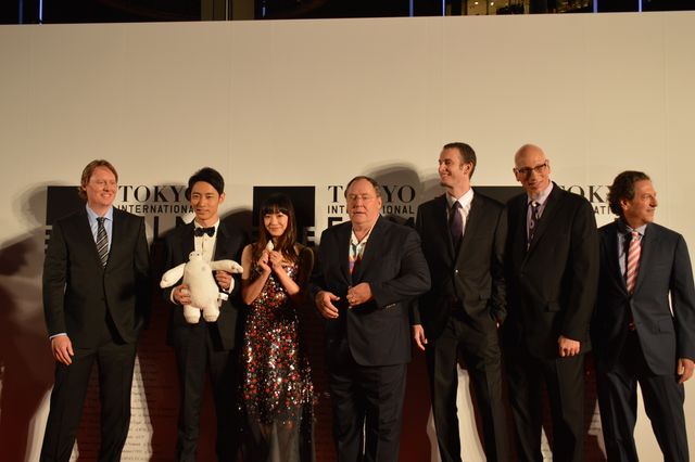 菅野美穂がベイマックスにギュッ！東京国際映画祭レッドカーペット写真ギャラリー＜その2＞（16枚目）