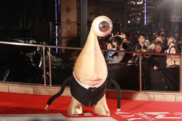 菅野美穂がベイマックスにギュッ！東京国際映画祭レッドカーペット写真ギャラリー＜その2＞（28枚目）