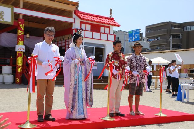 菜々緒、海の家「乙ちゃんの竜宮城」に登場。ドSな決め台詞も生披露！　画像ギャラリー（6枚目）