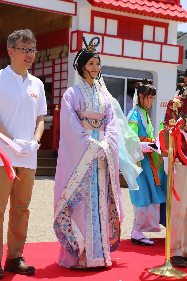 菜々緒、海の家「乙ちゃんの竜宮城」に登場。ドSな決め台詞も生披露！　画像ギャラリー（7枚目）