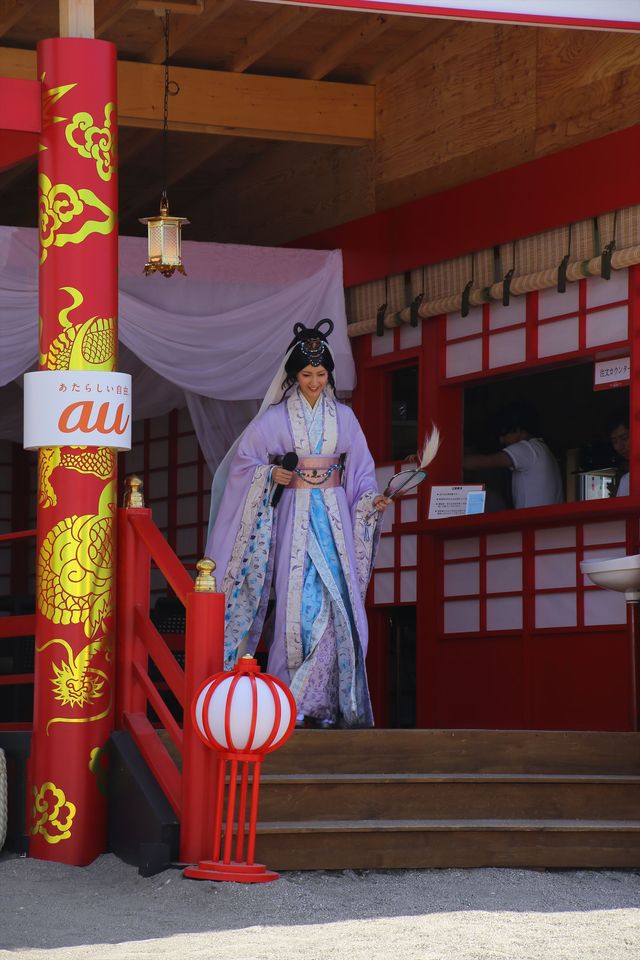 菜々緒、海の家「乙ちゃんの竜宮城」に登場。ドSな決め台詞も生披露！　画像ギャラリー（13枚目）