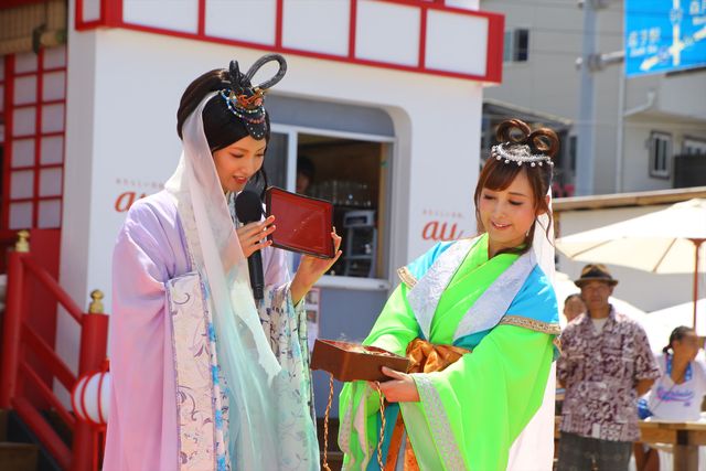 菜々緒、海の家「乙ちゃんの竜宮城」に登場。ドSな決め台詞も生披露！　画像ギャラリー（19枚目）