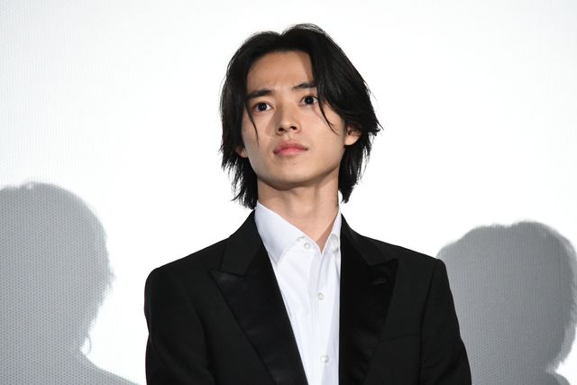 仲睦まじい山崎賢人＆吉沢亮！『キングダム』初日舞台あいさつ（3枚目）