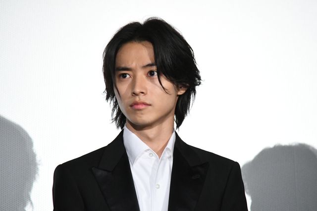 仲睦まじい山崎賢人＆吉沢亮！『キングダム』初日舞台あいさつ（5枚目）