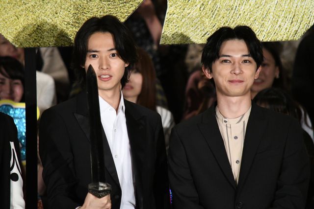 仲睦まじい山崎賢人＆吉沢亮！『キングダム』初日舞台あいさつ（50枚目）