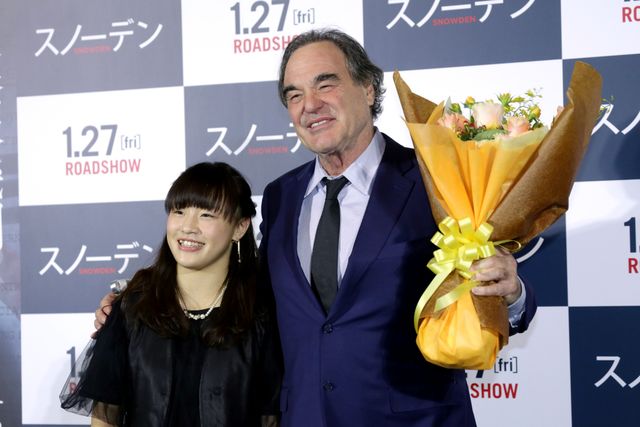 オリヴァー・ストーン監督にっこり～！金メダリスト登坂絵莉選手が登場！『スノーデン』ジャパンプレミアフォトギャラリー（3枚目）