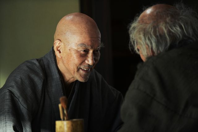 美しすぎる女装姿も…映画『八犬伝』迫力溢れる場面写真（2枚目）