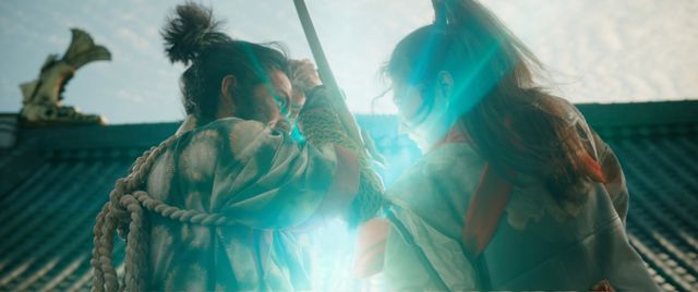 美しすぎる女装姿も…映画『八犬伝』迫力溢れる場面写真（10枚目）