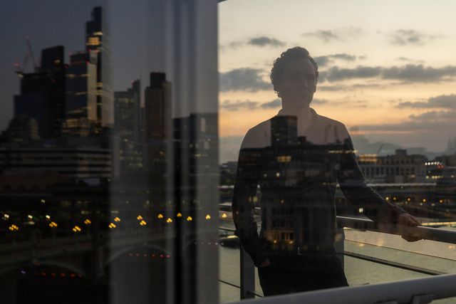 ドラマ「ナイト・マネジャー」シーズン2場面写真など（28枚目）