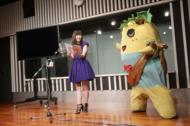 ふなっしー、飛びすぎ！まゆゆもビックリ！公開アフレコ写真ギャラリー（9枚目）