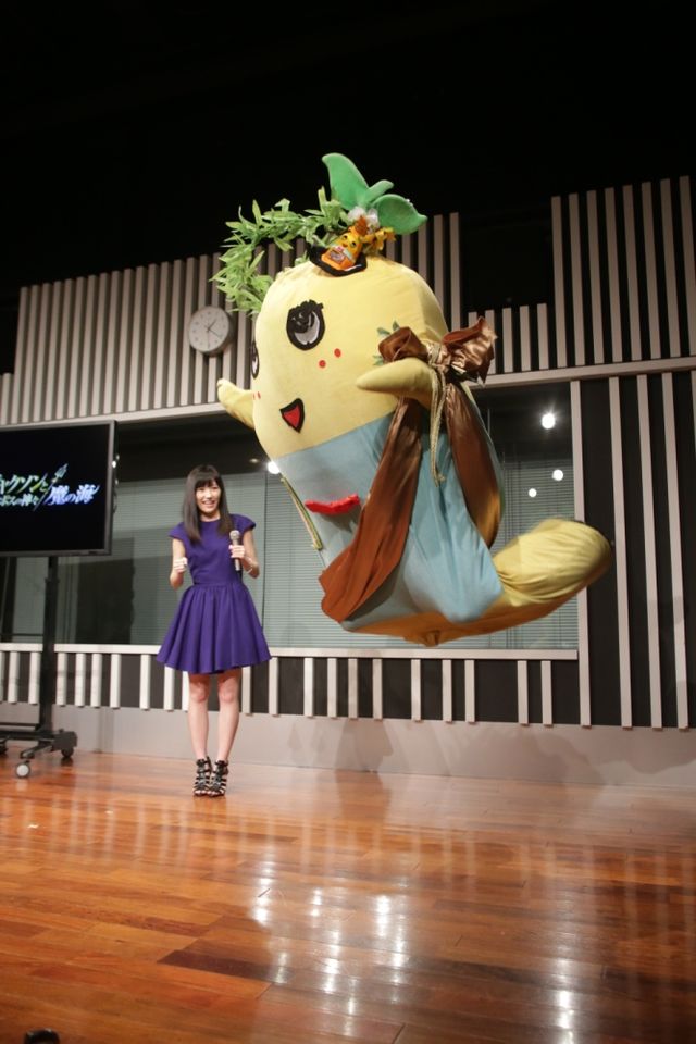 ふなっしー、飛びすぎ！まゆゆもビックリ！公開アフレコ写真ギャラリー（10枚目）