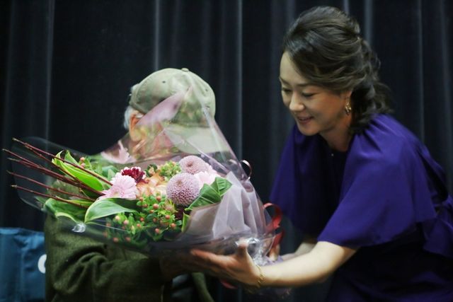 原田貴和子、妹・知世との共演に充実感！映画『ペコロスの母に会いに行く』初日舞台あいさつフォトギャラリー（4枚目）