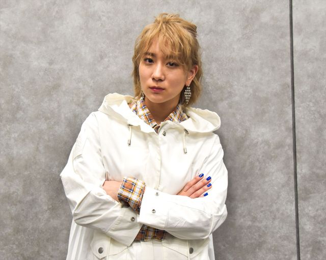 伊澤彩織、ギャルピースも！『ベイビーわるきゅーれ 2ベイビー』インタビューカット＜8点＞（2枚目）