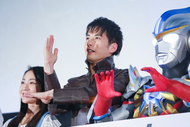 ウルトラマンオーブにはエピソード10構想あり!?『劇場版　ウルトラマンオーブ　絆の力、おかりします！』初日舞台あいさつフォトギャラリー（5枚目）