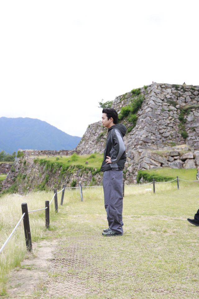 仲野太賀、豊臣秀長ゆかりの兵庫県・竹田城跡訪問（2枚目）