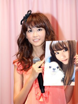 愛犬とのラブラブ写真も披露した桐谷美玲