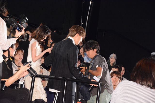 八木勇征が福本莉子をエスコートのサプライズ！『隣のステラ』完成披露舞台挨拶（10枚目）