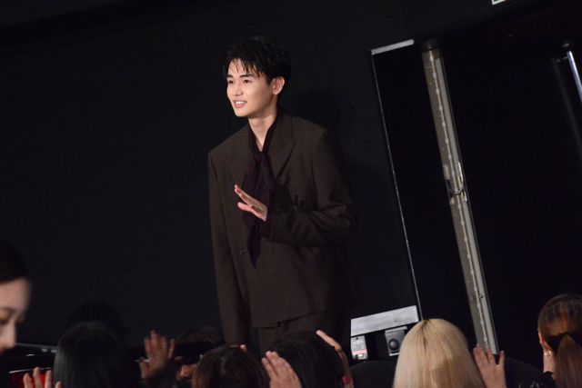 八木勇征が福本莉子をエスコートのサプライズ！『隣のステラ』完成披露舞台挨拶（11枚目）