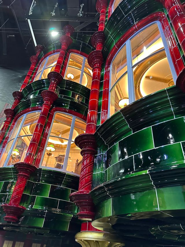 世界初！ハリー・ポッター「魔法省」の巨大セットが東京に（3枚目）