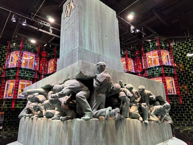 世界初！ハリー・ポッター「魔法省」の巨大セットが東京に（5枚目）