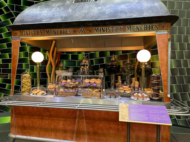 世界初！ハリー・ポッター「魔法省」の巨大セットが東京に（10枚目）