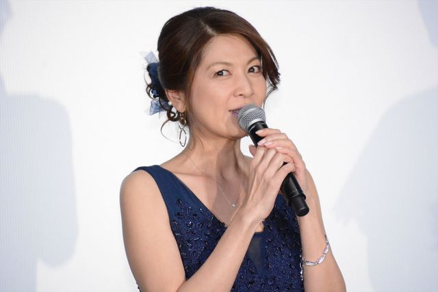 広末涼子、モミの木みたい!?グリーンのドレスで登場（5枚目）