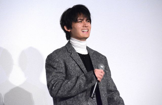 森崎ウィン、向井康二に手を握られドキドキ『（LOVE SONG）』公開記念舞台あいさつ（10枚目）