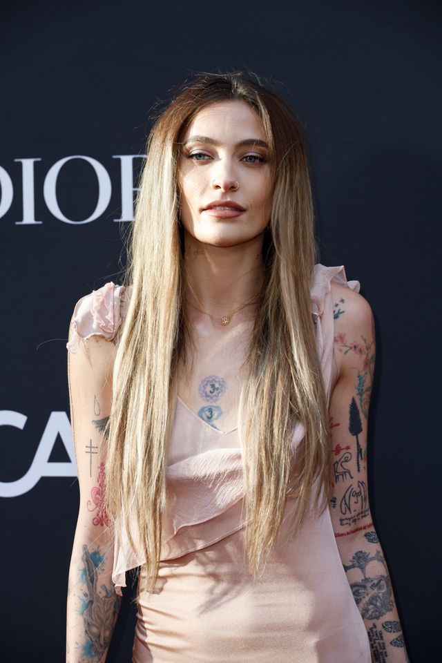 タトゥーいっぱい！パリス・ジャクソン（3枚目）